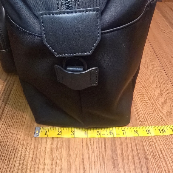 Monos Metro Duffel Black Vegan Leather Travel Bag Quicksnap Water Reaistant - Picture 11 of 16